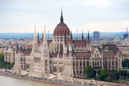 Hungarian_parliament